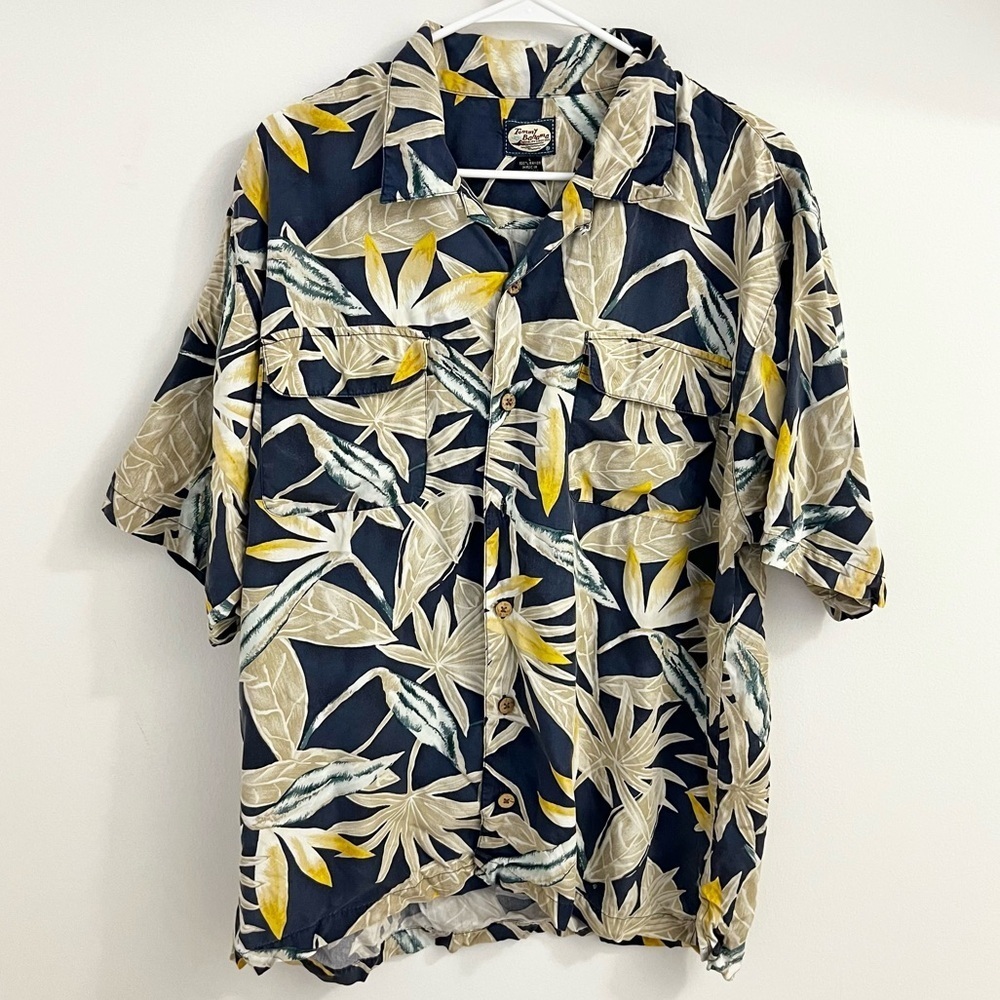 TOMMY BAHAMA Men's Tropical Button Up Shirt Size Large Short Sleeve Summer